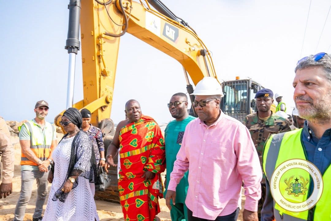 President John Dramani Mahama cuts sod for Phase II of Blekusu Sea Defence project- DETAILS 